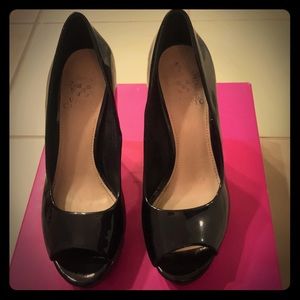 Black patent Vince Camuto “Janeese” heels